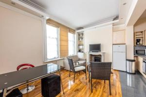 London Kensington & Chelsea 2 Bed Zone 1 Aprt