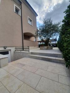 Apartment and Room Marlen