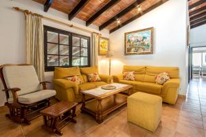 Villa Can Parades By homevillas360