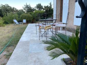 Maisons de vacances Villa proche de St Tropez avec piscine et grand jardin au calme : photos des chambres