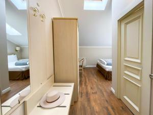 Double Room - Attic room in Business Hotel Vremena Goda