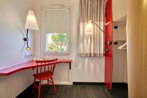 Hotels ibis La Roche Sur Yon Vendespace : photos des chambres