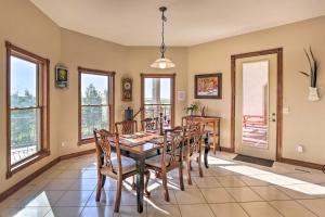 10 Mi to Barr Lake State Park Home with Mtn Views