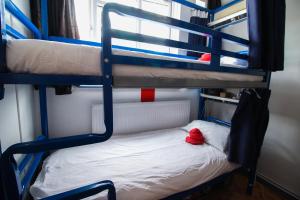 Bed in 4-Bed Mixed Dormitory Room room in London Backpackers Youth Hostel