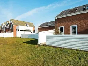 Three-Bedroom Holiday home in Rømø 39 - Mølby