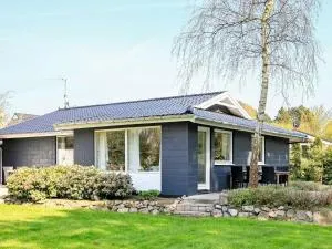 Three-Bedroom Holiday home in Millinge 1 - Bøjden