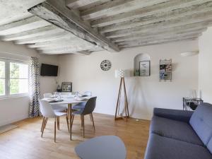 Heritage Apartment in Bayeux near Museum of Art