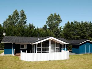 6 person holiday home in Oksbøl-By Traum