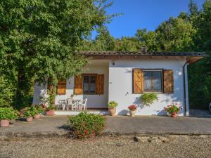 Exquisite Holiday Home in Umbria with Fenced Garden