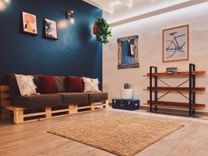 Apartment Charme and Relax with Garden and Swimming Pool