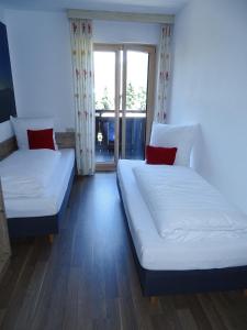 Appartementhaus Mayrhofen by PiaundDirk