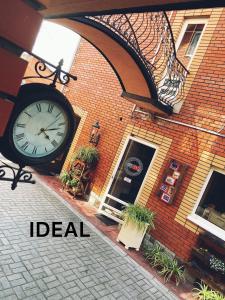 Ideal Hotel