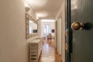 Campanella - 5 minutes by Piazza Navona