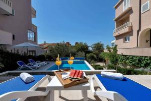 Apartment Flores Dalmatiae with private pool
