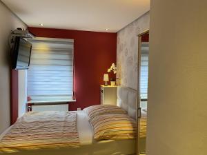 Small Double Room room in Zimmervermietung Volland