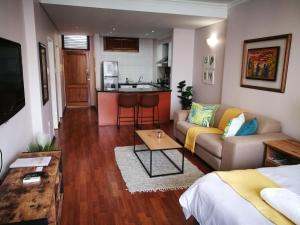 45 Lighthouse Mall Apartment