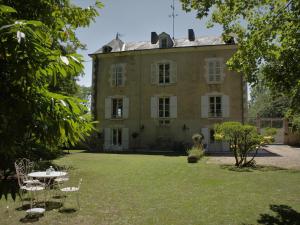 B&B / Chambres d'hotes Chambre d'hotes Les Rives de la Tronne : photos des chambres