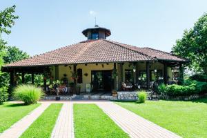 ATOS Srebrno jezero - Villa and Restaurant