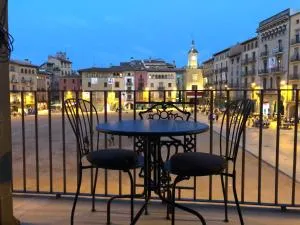 Apartaments Vicus 3 con vistas a la Plaza Mayor de Vic - Santa Cecilia de Voltregá
