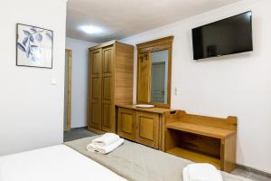 Economy Triple Room