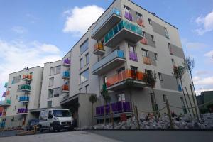 Komfortowy Nowoczesny Apartament Kustronia z GaraÅ¼em Balkonem WannÄ…