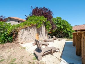 Maisons de vacances Charming Holiday Home in Loubejac with Private Pool : photos des chambres