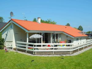 obrázek - 10 person holiday home in B rkop