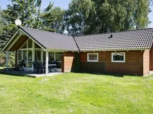 Three-Bedroom Holiday home in Højby 1 - Holmstrup