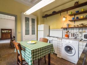 Farmhouse in Tuscany near Renaissance Villa