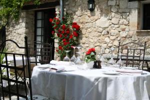 Hotels Hotel-Restaurant Le Moulin De La Camandoule : photos des chambres