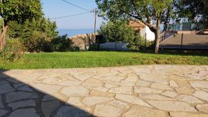 Comfy house with private garden & view, close to Kyparissia Castle Messinia Greece