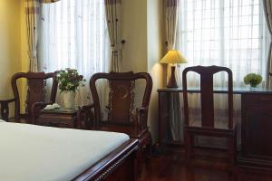 Lucky 3 Hotel & Travel