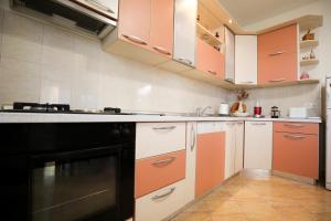 Beachfront 5BR Home Victoria