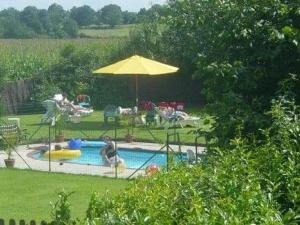 Maisons de vacances 1 of 3 superb gites with pool in the Mayenne area. : photos des chambres