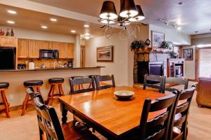 Champagne Lodge 3108