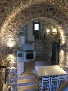 Elata Stone House - Líthion