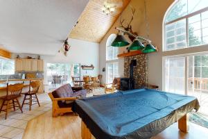 Three Bedroom House room in Papas Mountain