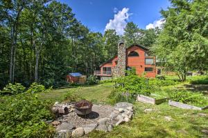 Holiday Home room in Elegant White Mountain Escape with Large Deck