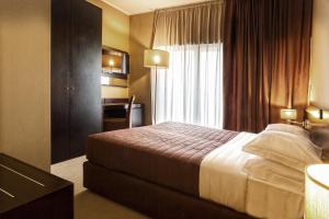 Economy Double Room room in Hotel Petit Palais