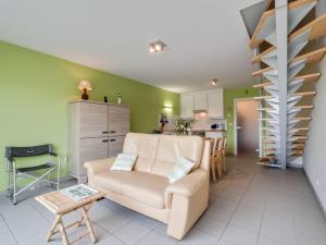 Maisons de vacances Snug Holiday Home in Wimereux North France with Garden : photos des chambres