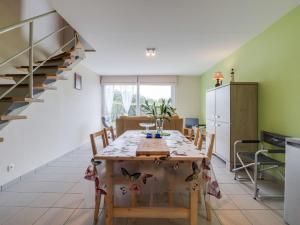 Maisons de vacances Snug Holiday Home in Wimereux North France with Garden : photos des chambres