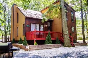 Entire 3 Bedroom Adventure Chalet, Near the best of the Poconos - Analomink
