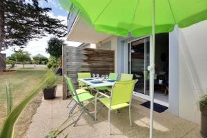 Maisons de vacances Gite - Le Green - Maison avec Terrasse dans parc avec piscine proche plages et Golf : photos des chambres