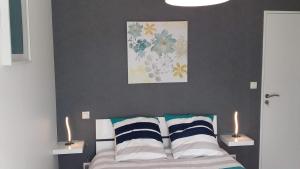 Maisons de vacances Gite - Le Green - Maison avec Terrasse dans parc avec piscine proche plages et Golf : Maison 2 Chambres