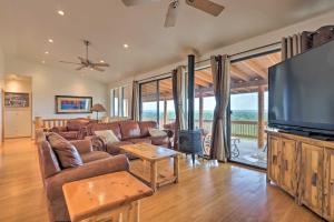 Overgaard Cabin with Pool Table and Incredible View - 4hvězdičkové hotely ve městě Overgaard