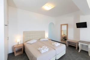 Erato Apartments