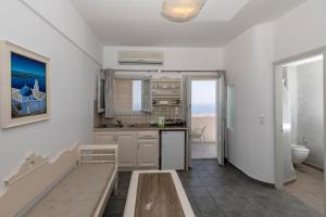 Erato Apartments