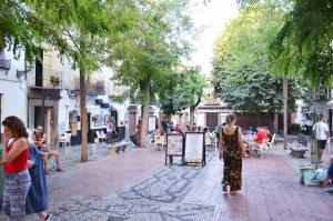 Calle Sta. Isabel la Real, 19, 18010 Granada, Spain.
