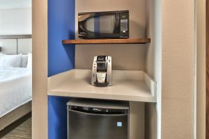 King Suite - Non-Smoking room in Holiday Inn Express & Suites - Albuquerque East an IHG Hotel