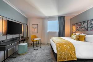 Hotels voco Paris Montparnasse, an IHG Hotel : Chambre Lit King-Size Premium avec Canapé-Lit